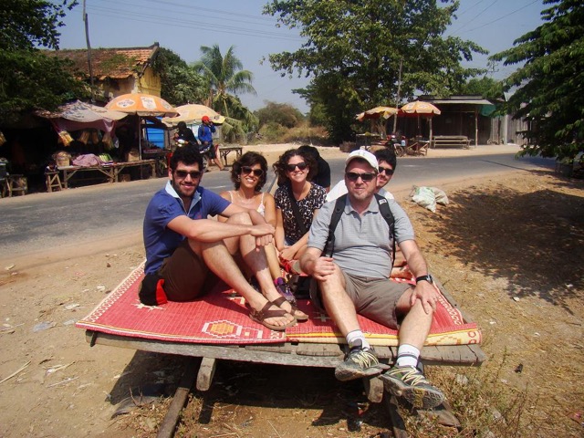 Marcelo y su familia en Camboya