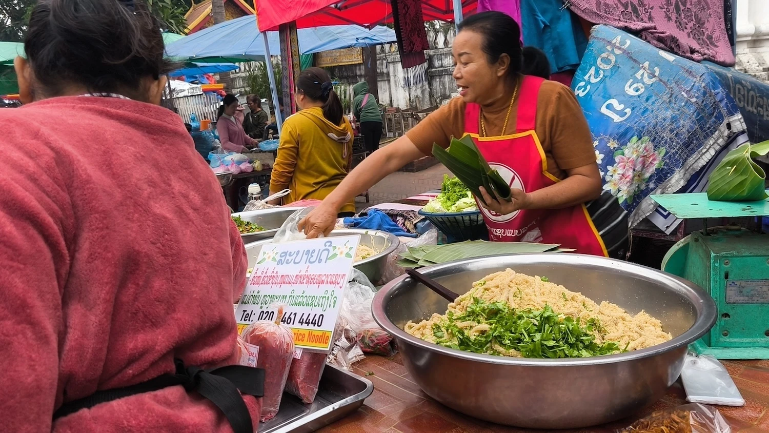 Mercado local en Laos